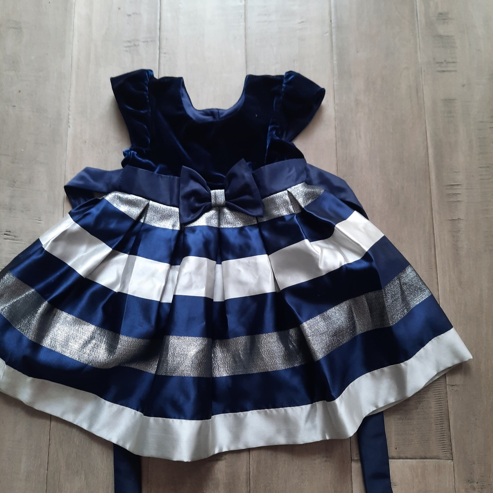 👑 Jona Michelle Navy and Silver Striped Formal Dress